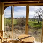 Maison Spacieuse Avec Cheminee Et Grand Jardin A - Fr-1-616-133 * Thiviers