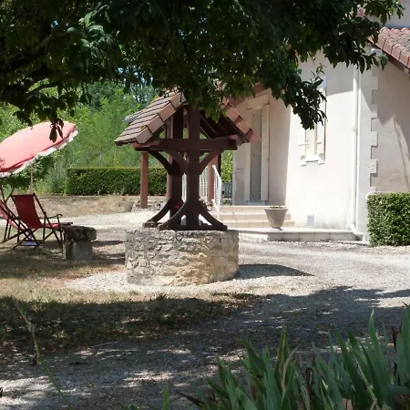 Maison Spacieuse Avec Cheminee Et Grand Jardin A - Fr-1-616-133 펜션 Thiviers