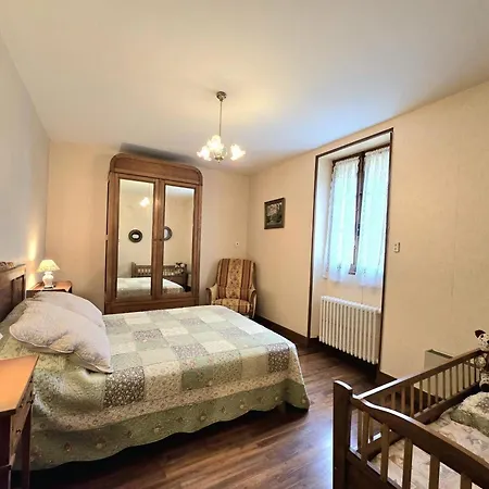 Maison Spacieuse Avec Cheminee Et Grand Jardin A - Fr-1-616-133