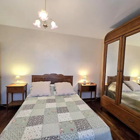 Maison Spacieuse Avec Cheminee Et Grand Jardin A - Fr-1-616-133 *