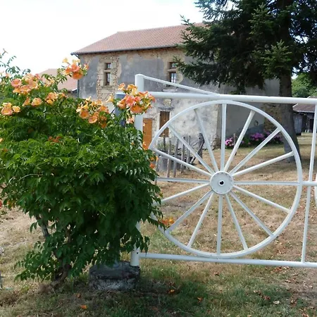 Maison Spacieuse Avec Cheminee Et Grand Jardin A - Fr-1-616-133