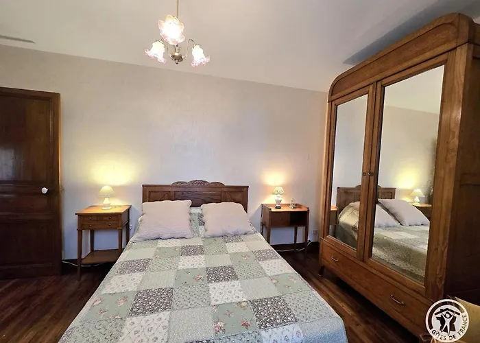 Maison Spacieuse Avec Cheminee Et Grand Jardin A - Fr-1-616-133 *